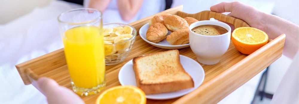 Un plateau de lit pour vos grasses matinées