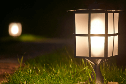 Les lampes solaires de jardin : que valent-elles, comment les
