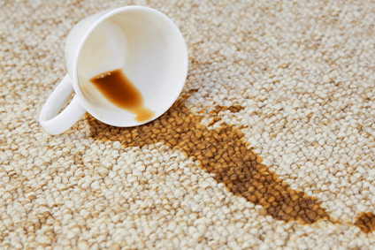 Comment nettoyer une tache de café ? - Côté Maison