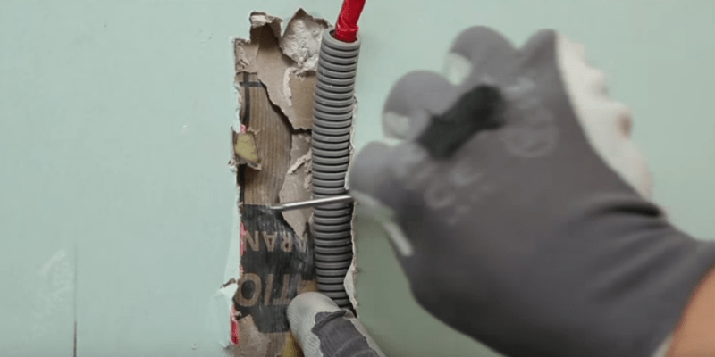 Comment faire une saignée dans le mur ? - Cdiscount