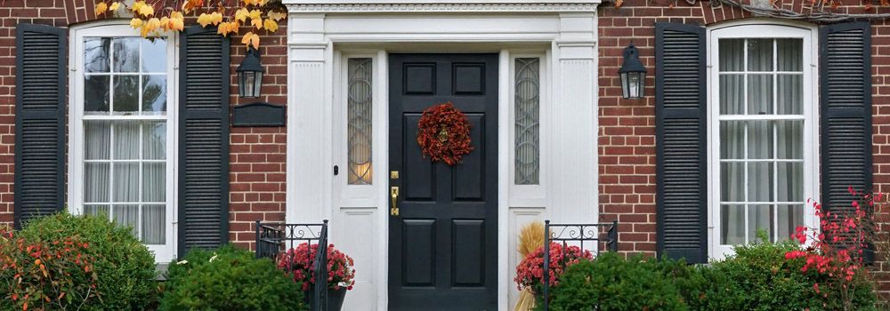 Porte en bois d'extérieur : comment la rénover ? - Cdiscount