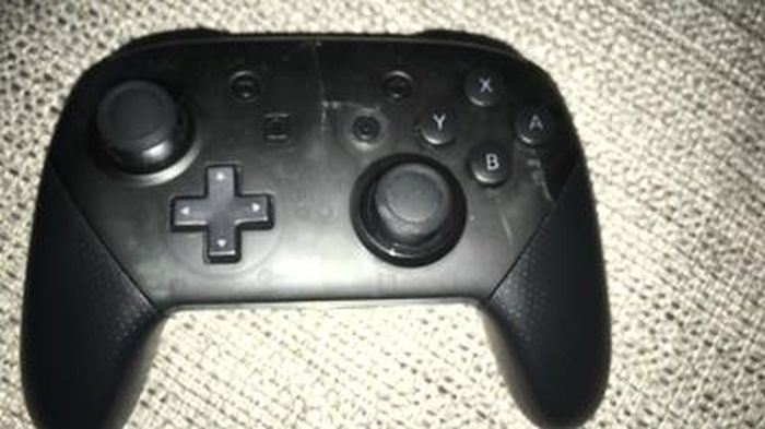 Nintendo Switch Pro Controller - The Legend of Zelda: Tears of the Kingdom Edition
