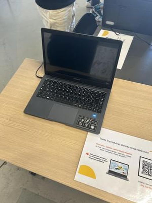 Moins de 150 euros pour le Medion Akoya E14223 (MD62558), PC portable pas  cher 14″ (Full HD) bureautique facile à transporter – LaptopSpirit