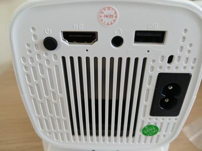 Projecteur Portable SEPYMP 4K - 350 ANSI, Android 11, Netflix Préinstallé - Enceinte 5W