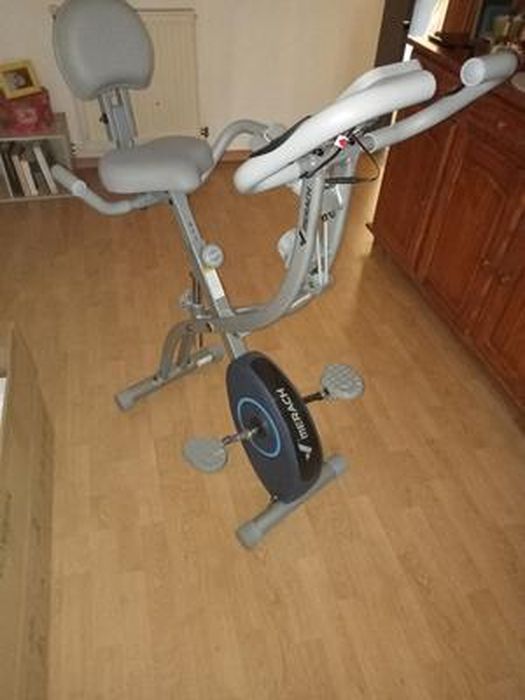 Vélo Appartement Pliable MERACH 4 En 1 - 16 Niveaux Magnétique, LCD - Siège Réglable, Porte-Bouteille