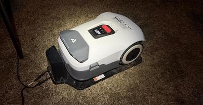 ANTHBOT Genie600 Robot Tondeuse Sans Fil Périphérique- 900 M²