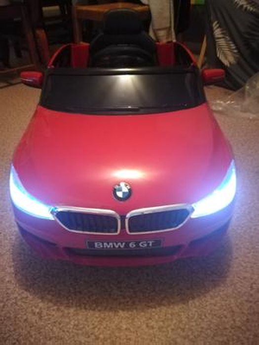sweeek - BMW Série 6 GT rouge, voiture électrique enfants 12V 4 Ah