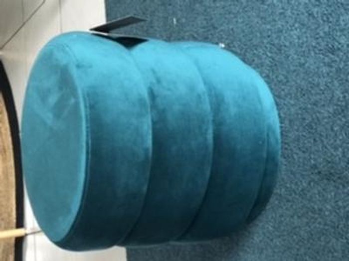 Pouf Sinan Atmosphera – Velours Bleu Canard, 40 X 40 Cm, Rembourrage Mousse, Prêt à L'emploi