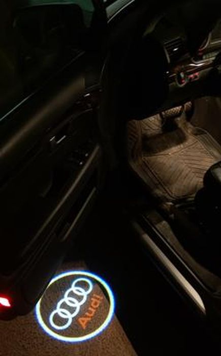 Projecteur Logo Voiture YOUNLEN - Éclairage Porte Audi