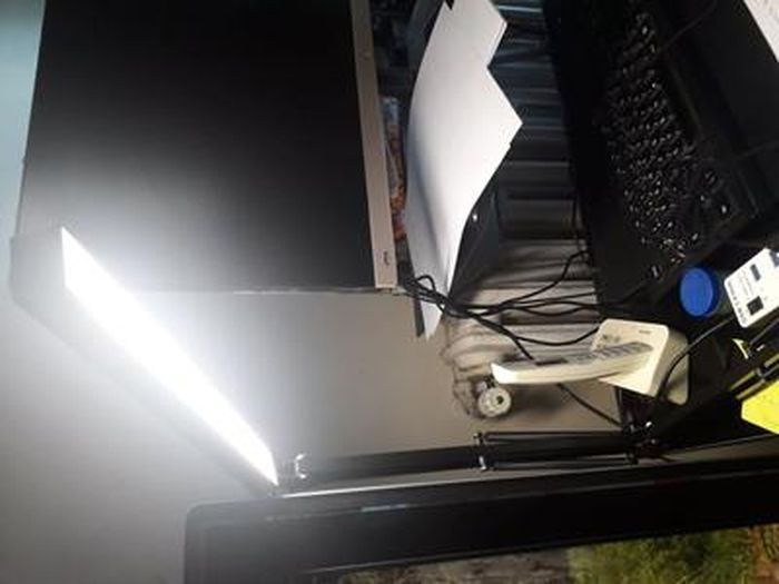 iZELL 10W Lampe de Bureau à Pince avec Chargeur USB[3 Modes d'Éclairage &10  Niveaux de Luminosité] Flexible à 360°Lampe Lecture Clipsable, 70CM Lampe  Bureau Led pour Maison/Bureau en destockage et reconditionné chez