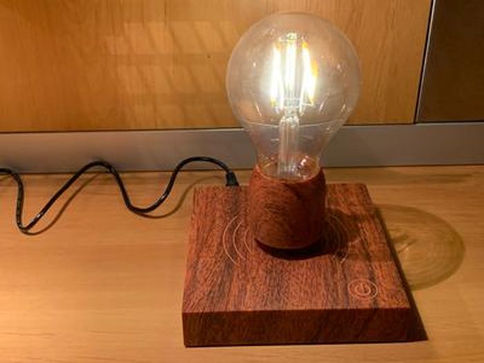 Ampoule en Levitation Magnétique Flottante Sans Fil LED Lampe Cadeau Unique  Décoration de Chambre Bureau Lumière de Nuit Jouets Tech - Cdiscount Maison