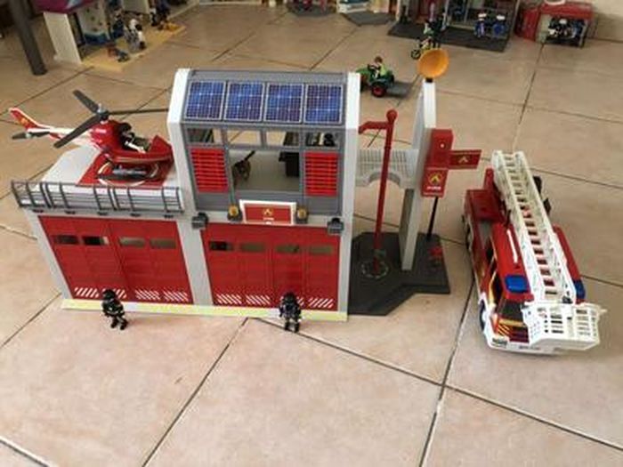 Playmobil - 5663 - caserne de pompiers transportable - Conforama