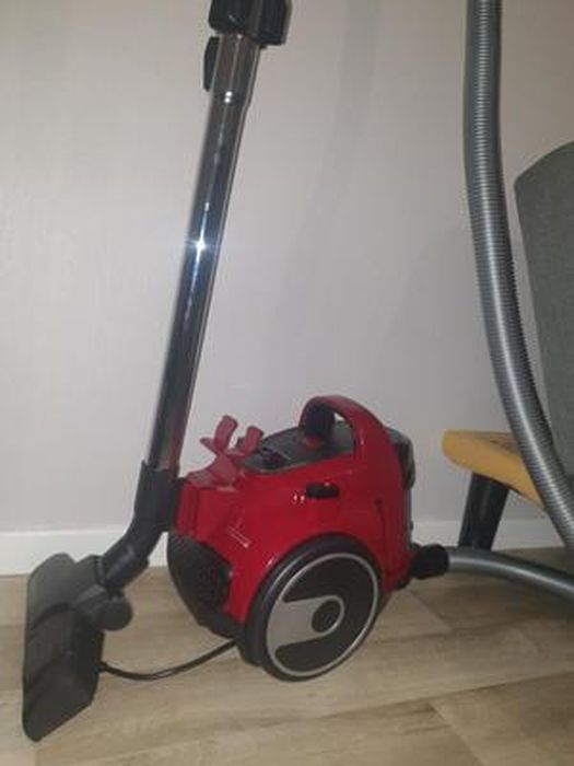 Aspirateur Sans sac Bosch 2200W réf BGC05AAA2