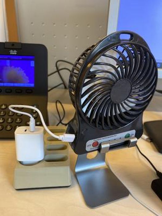 La couleur noire Ventilateur de poussette à main Rechargeable USB sans