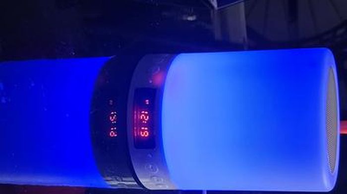 Lampe réveil rechargeable avec enceinte Bluetooth intégrée • Ma Lampe