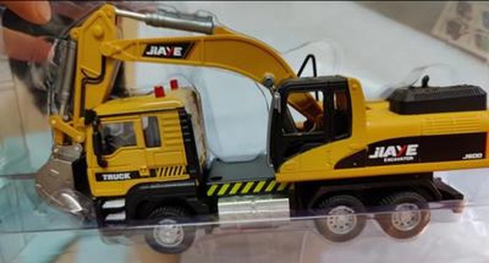 UCAMP Engins Chantier Jouet 1:40, Camion Transporteur Sons Lumières | Tractopelle, Pelleteuse et Bulldozer Inclus - Jeux Cadeau Garçon 3-7 Ans, Set Complet avec Effets Sonores