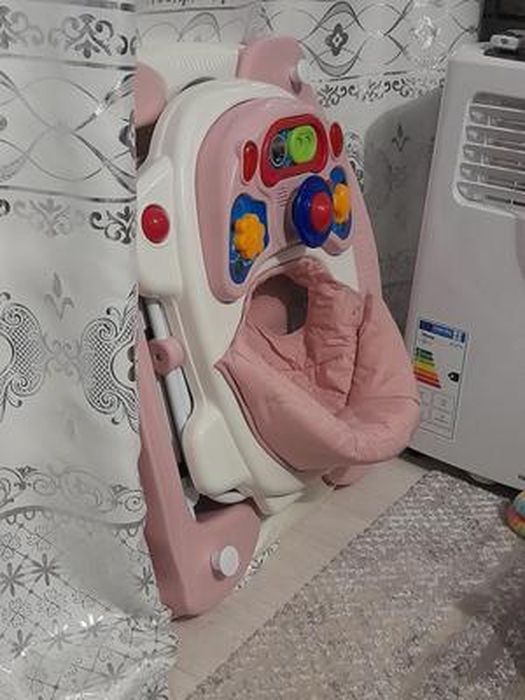 Trotteur évolutif Bébé 2 En 1 - Pousseur Avec Plateau D'activités Musical - De 6 à 18 Mois - Rose