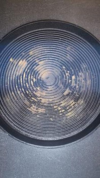 Grill Baumalu Aus Emailliertem Gusseisen - 34 Cm Schwarz Für Perfektes Grillvergnügen