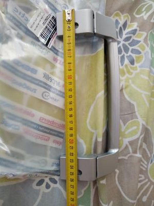 Beko - Poignee de porte refrigerateur - 4313910100