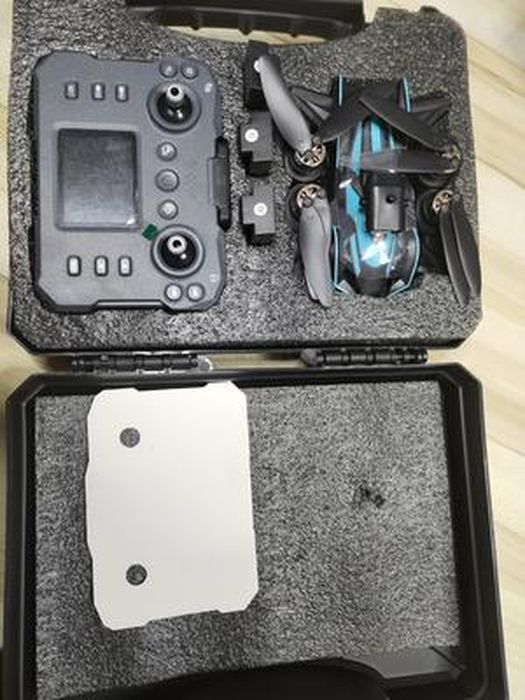 Drone gps pliable avec caméra 4k et télécommande avec écran : tous les produits disponibles chez