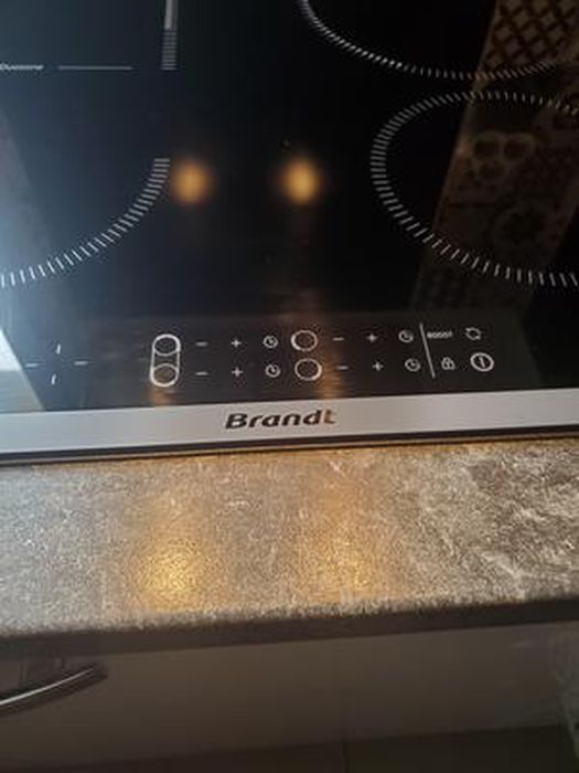 Table de cuisson induction BRANDT - 4 zones - L 58 x P51 cm - 3600