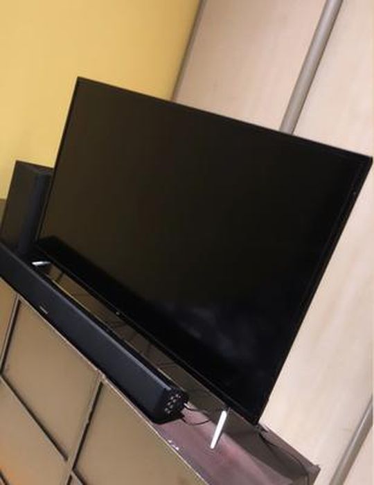 CONTINENTAL EDISON SMART TV LED 32'' (80 cm) - HD -Wi-Fi - Bluetooth -  Netflix - You Tube - Cdiscount TV Son Photo