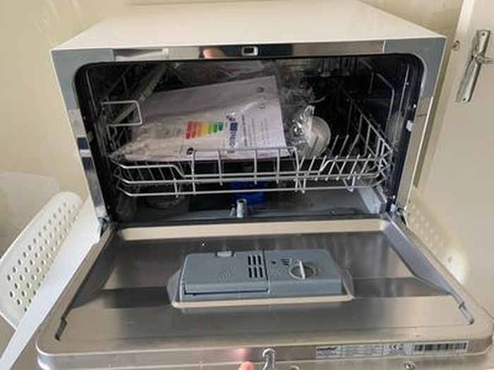 Comfee Lave-vaisselle pose libre 60cm 49dB avec 12 couverts, 8 programmes  Commande Bouton ou par téléphone - Cdiscount Electroménager