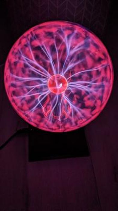 Boule Plasma, Lampe Boule Plasma Magique, Réagit au toucher et au son,  Cadeau pour les enfants (15cm, Multicolor) - Cdiscount Maison