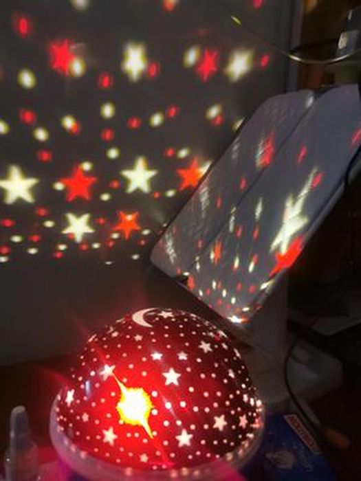 Veilleuse Enfant Lampe Etoile Projection 6 Thème Rotation À 360° Musicale  Veilleuse Projecteur Lumière Plafond Led Rechargeab[P574] - Cdiscount  Puériculture & Eveil bébé