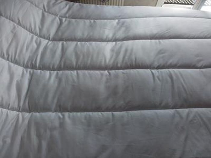 DODO Pack Couette Tempérée 220x240 + 2 Oreillers 60x60 – Célia Ultra Doux & Respirant