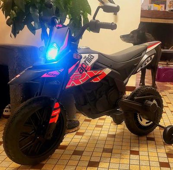 Moto Électrique pour Enfants DREAMADE - Rouge - Phare Réglable