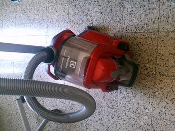 Aspirateur Traîneau sans sac - Electrolux - ESPC72RR