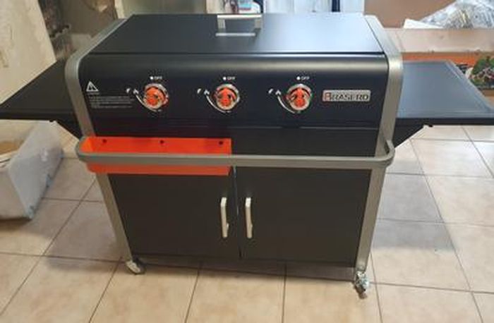 Plancha Gaz Brasero Lola - 3 Feux - Surface 68.5x35.5cm - 7.2kW - Récupérateur Graisse - Pour 12 Personnes
