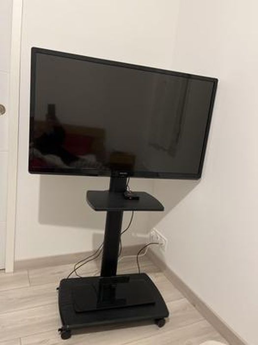XTRARM Delphos Support TV Mobile Avec Socle Bois - Meuble TV à Roulettes 32-70" Jusqu'à 45kg, Hauteur Réglable, Rotatif ±25° VESA 600x400