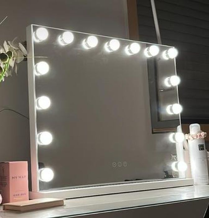 Teousev Coiffeuse Lumineuse avec 14 Ampoules LED, Miroir Grossissant 10X, Grand Miroir Hollywood avec Contrôle Tactile, Blanc, 50 x 42cm Teousev Coiffeuse Lumineuse avec 14 Ampoules LED, Miroir Grossissant 10X, Grand Miroir Hollywood avec Contrôle Tactile, Blanc, 50 x 42cm