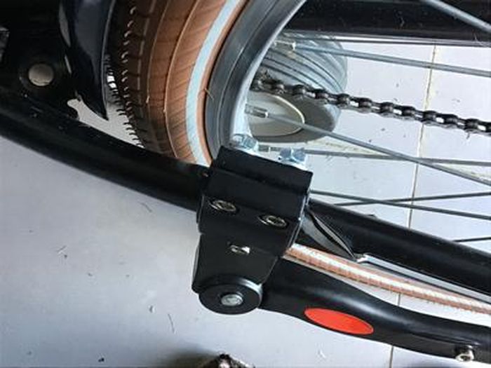 Béquille de vélo réglable en alliage d'aluminium hauteur de vélo montage  VTT adapté pour pneu 24in25in 26in27in de route 700c (noir) : :  Sports et Loisirs