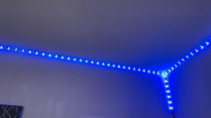 Bonve Pet Ruban LED 10M(5Mx2) Bleutooth Bande LED RGB LED Chambre Bande  Lumineuse Flexible Multicolore, Contrôlé par APP du Smartphone,  Synchroniser avec Rythme de Musique/Fonction de Minuterie : :  Luminaires et Éclairage