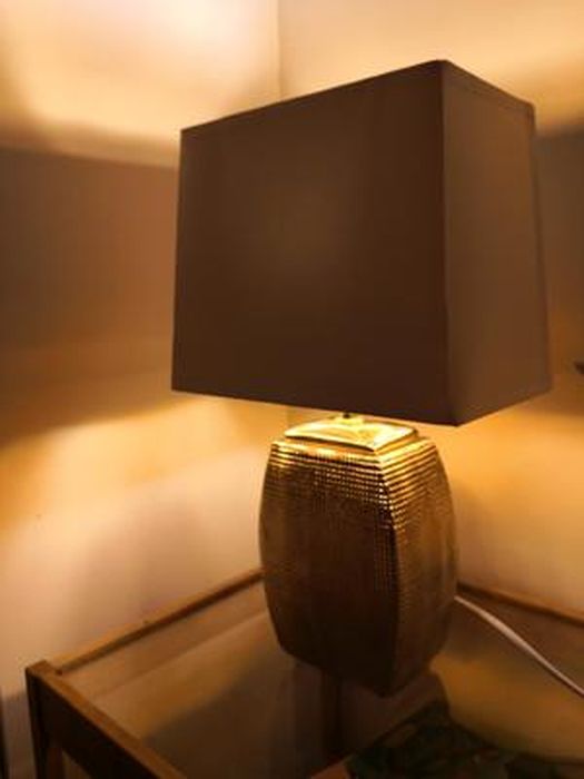 Lampe De Table Design Animal Lièvre En Céramique Doré - BRUBAKER - Hauteur 42 Cm - Abat-jour Noir Inclus