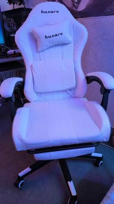 huzaro Force 4.4 RGB White Gamingstoel met ledverlichting, ergonomische bureaustoel van ademende stof, in hoogte verstelbaar, hoofdsteun en lendenkussen, tot 130 kg belastbaar, wit