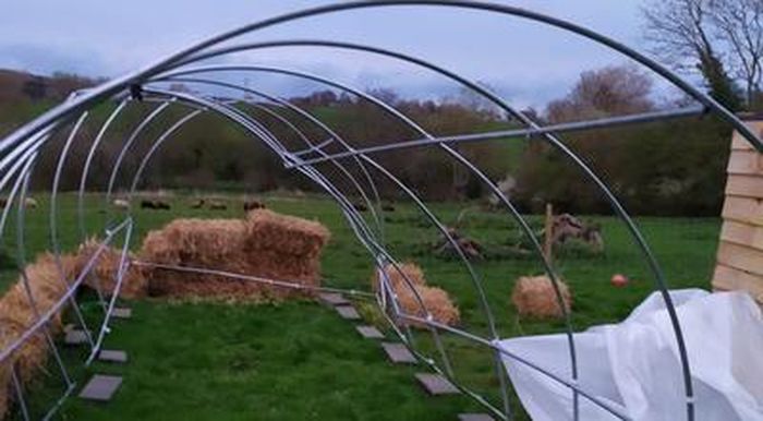 Serra Da Giardino Tunnel IDMarket 24 M&sup2; - Bianca 8x3m Con Finestre