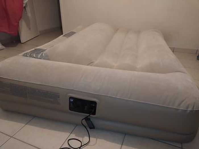 Matelas Airbed gonflable Intex MIDRISE 203 x 102 x 38cm avec gonfleur  électrique intégré