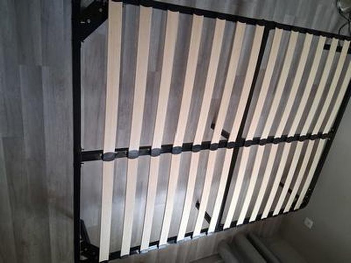Sommier à Lattes 140x190cm IZTOSS Pour Adulte - Base De Lit Stable Sans Pieds