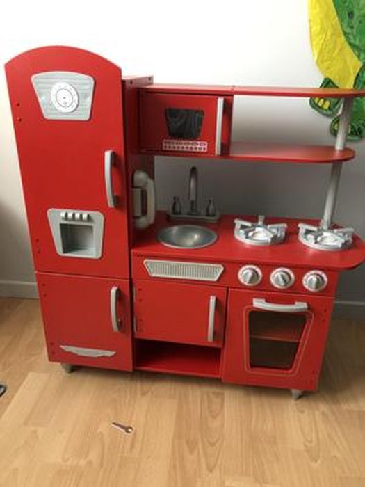 KidKraft - Cuisine en bois pour enfant Vintage Rouge, avec four,  réfrigérateur et micro-ondes, accessoires inclus - Cdiscount Jeux - Jouets