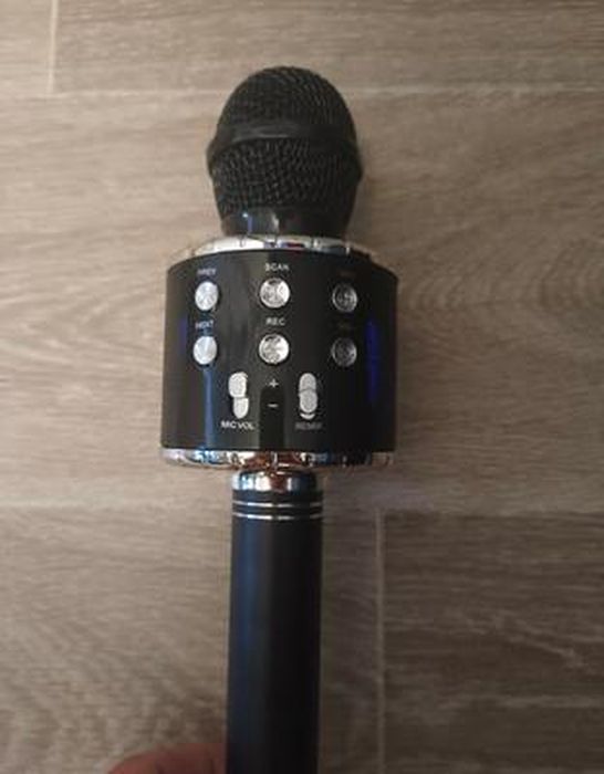 Generic Microphone sans fil Bluetooth professionnel, haut-parleur, lecteur  portatif, enregistreur de chant, micro, cadeaux de noël