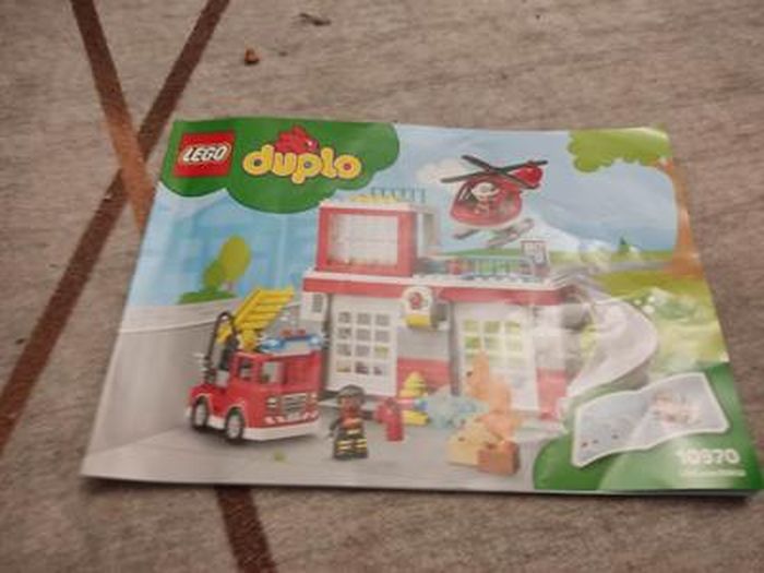 Lego 10970 duplo la caserne et lhelicoptere des pompiers, avec jouet camion  push + go pour les enfants de 2 ans et plus LEGO10970 - Conforama
