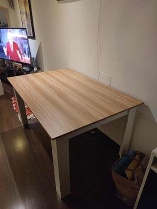 Ensemble De Salle à Manger 1 Table + 6 Chaises - Dimensions Table 105x85 Cm, Hauteur 76,5 Cm - Design Moderne, Jambes Métal, Couleur Chêne Et Noir