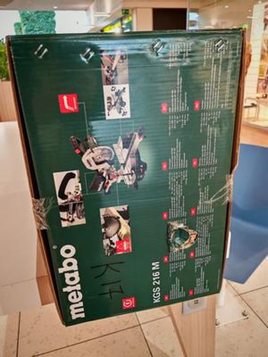 Scie à Onglets Radiale Metabo KGS 216 M – 1500 W, Lame 216 Mm, Coupe 90° Et 45°