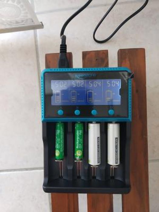 Kit chargeur + 4 piles rechargeables pour Primo et Peristim Pro, Rehab X2  et Myo XT