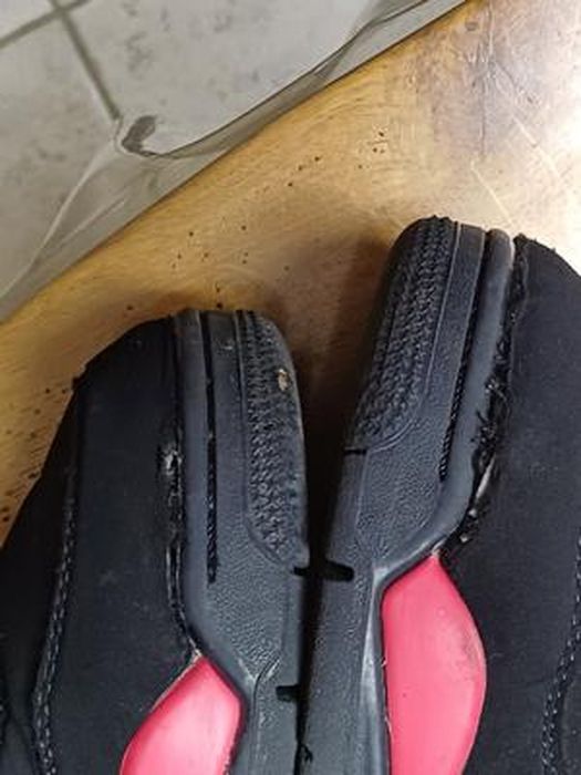 jordan noir semelle rouge