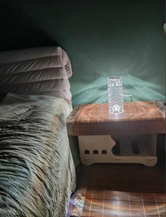 PERZOE Lampe de table de chevet en cristal - 16 couleurs changeantes -  Contrôle tactile - Lampe de chevet LED en acrylique - Pour chambre à  coucher, salon - Transparent : : Luminaires et Éclairage